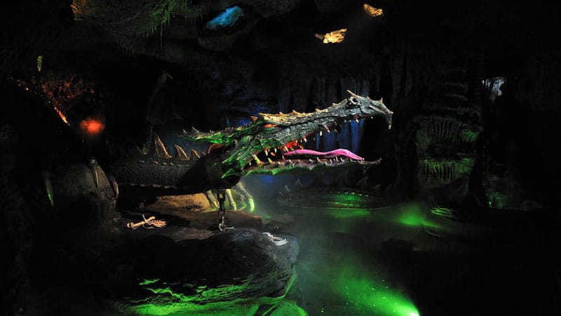 Höhle des Disney-Drachen