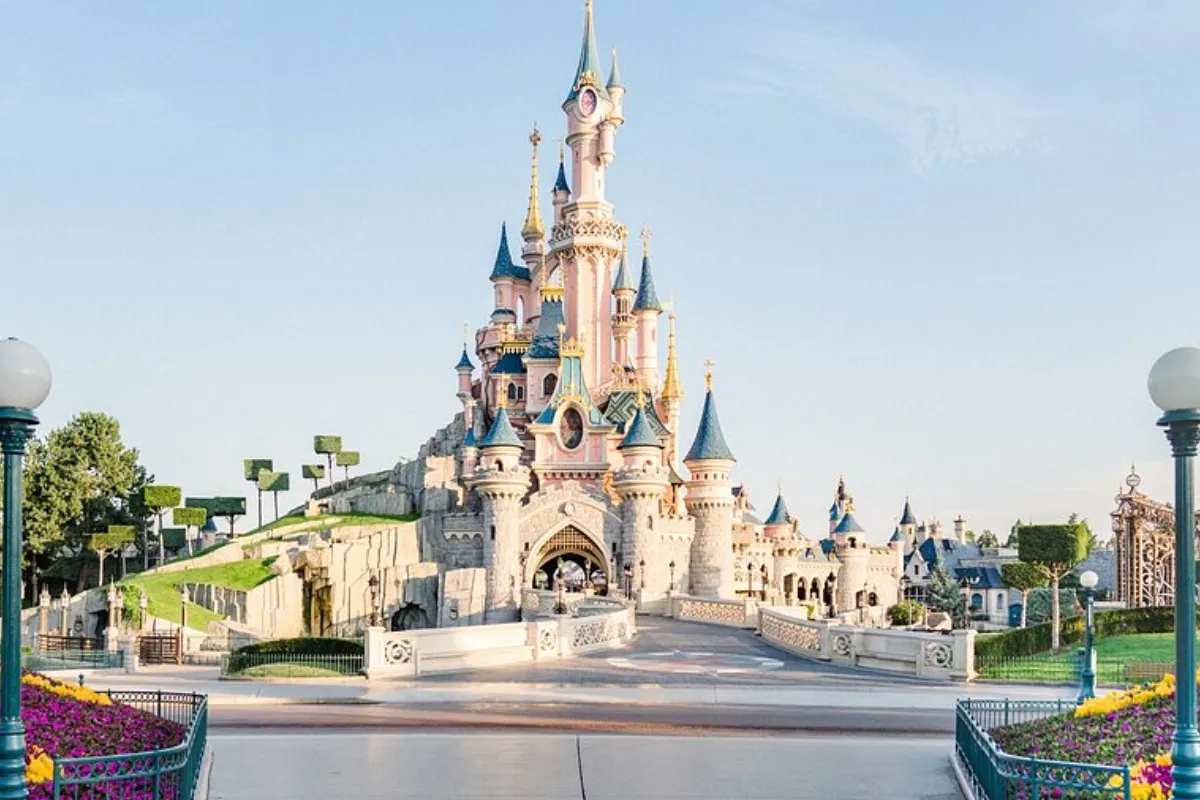 Le parc Disneyland vide pendant les heures de Magie en Plus