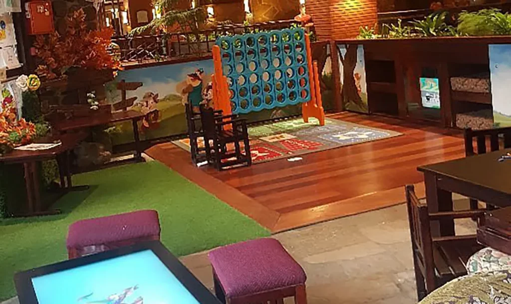 Espace jeux juste à côté du Redwood bar